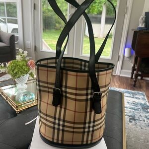 Burberry Beige Nova Check Bucket Shoulder Bag with Black Trim, great size!